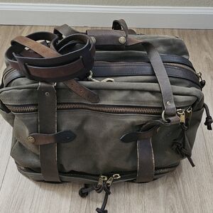 Filson Medium Outfitter